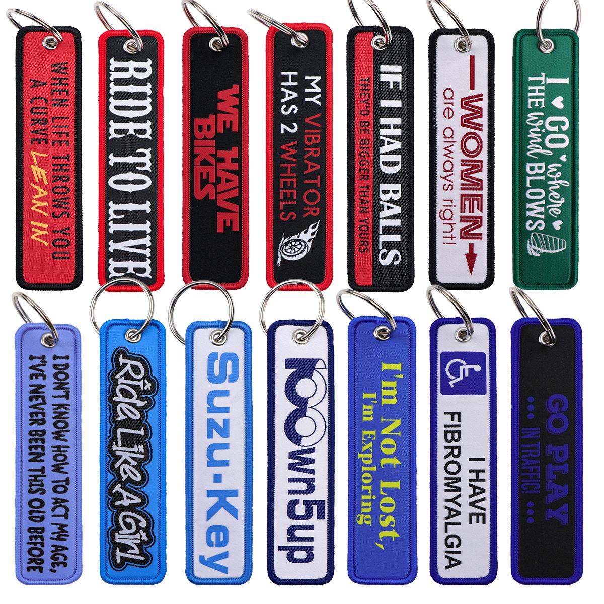 Car Accessories Quotation - 1 szt. Haftowany brelok z napisem