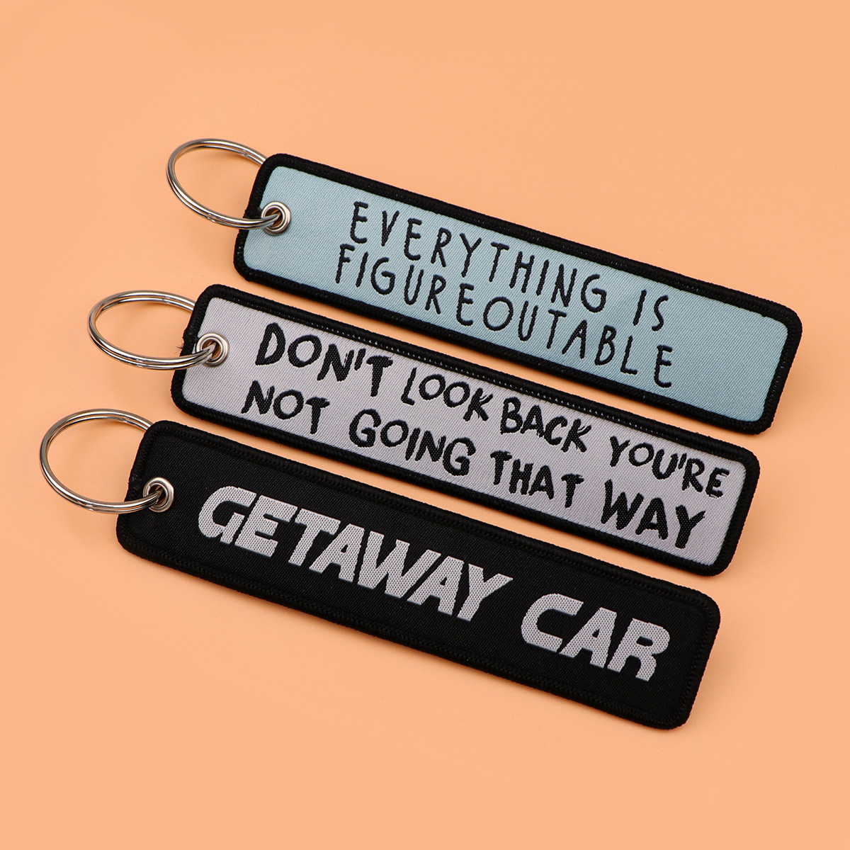 1 szt. Haftowany brelok z moty – Car Accessories Quotation recenzja i cena