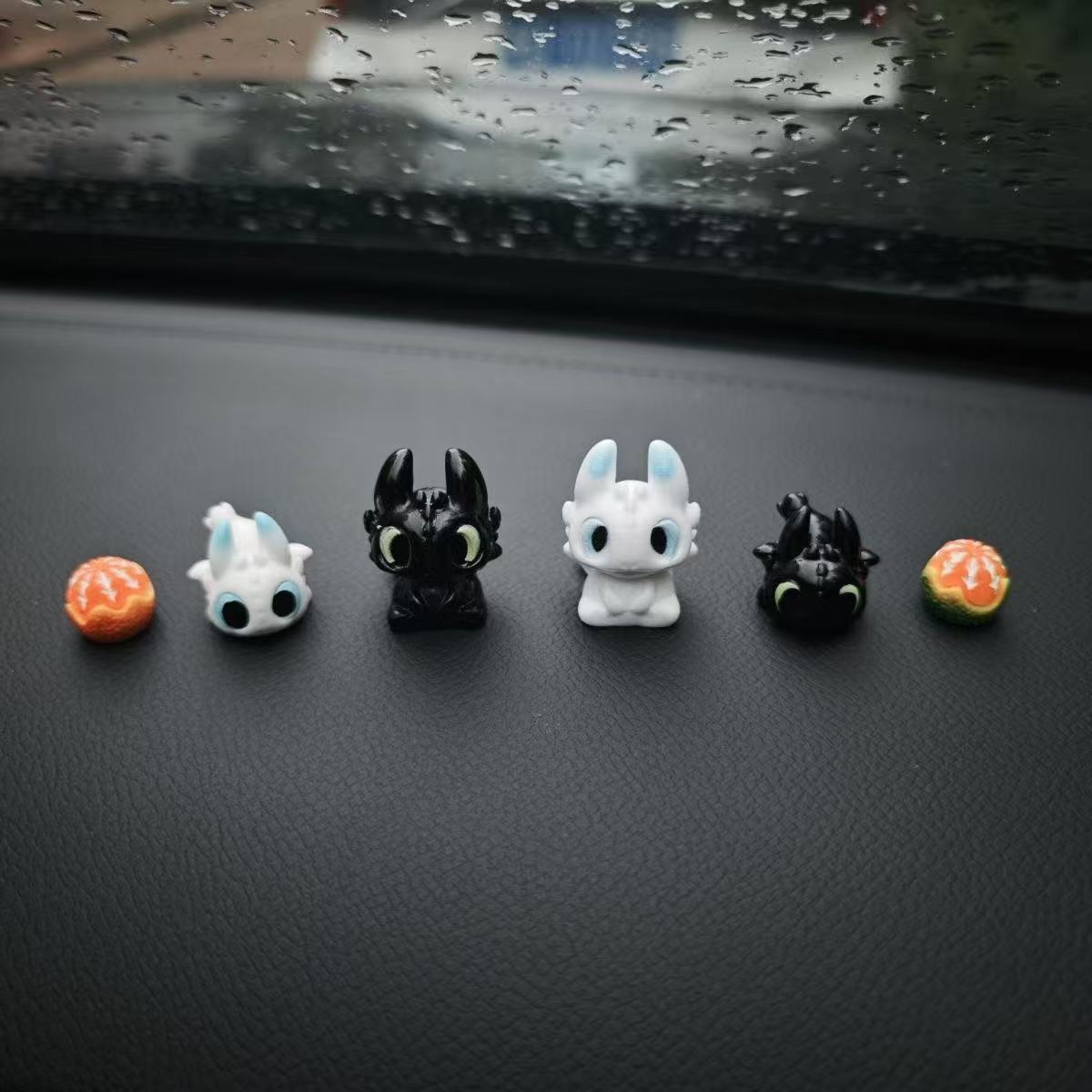 Urocza figurka bezzębnej lalki – Car Accessories For Decoration recenzja i cena