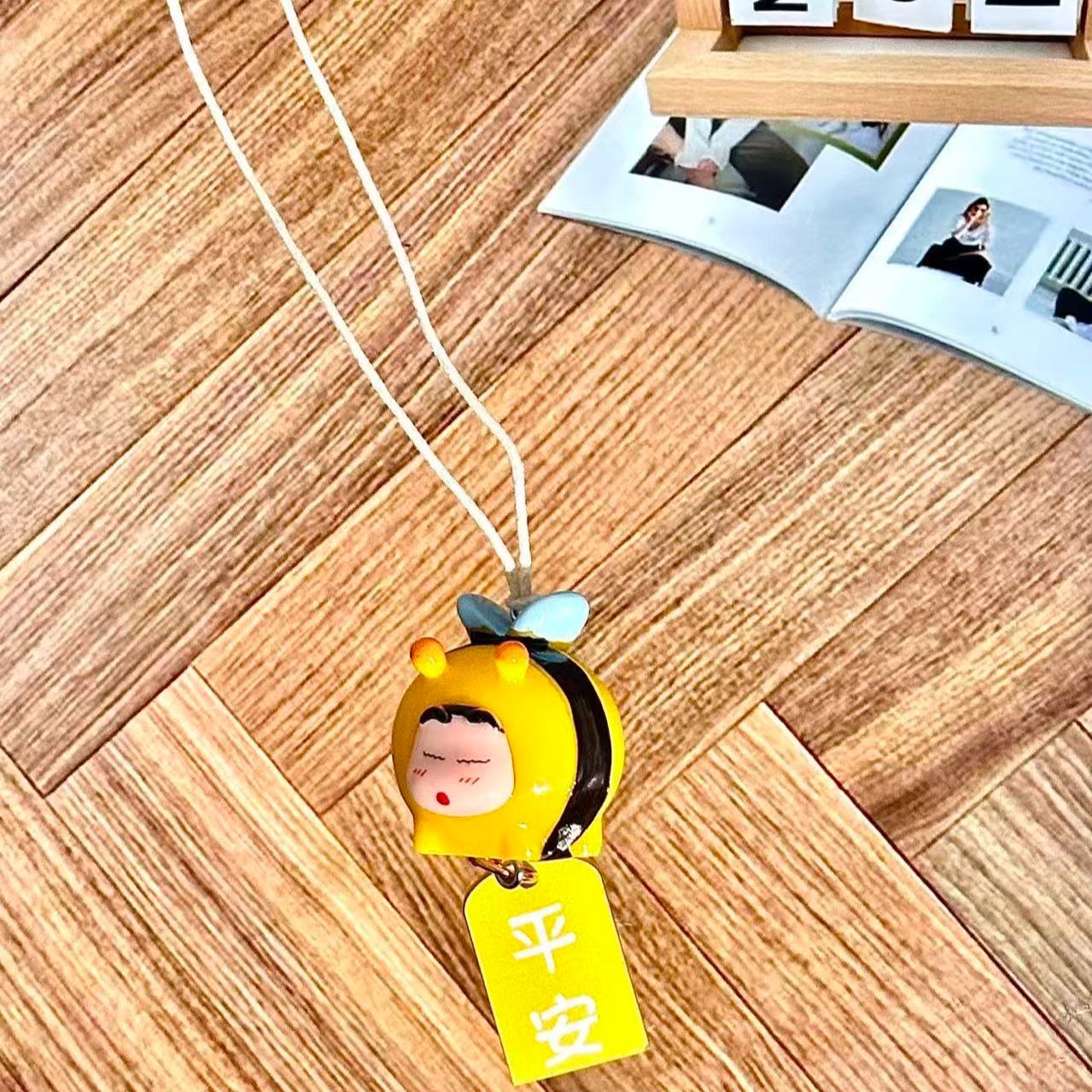 Figurka Crayon Shin-chan Bee C – Car Accessories For Interior recenzja i cena